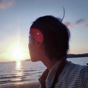 佐山爱医院看望病人
